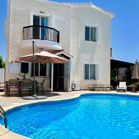 Villa Alicia With Priv Pool, Beautiful Garden And Shady Veranda- 5 Min To The Beach Peyia Buitenkant foto
