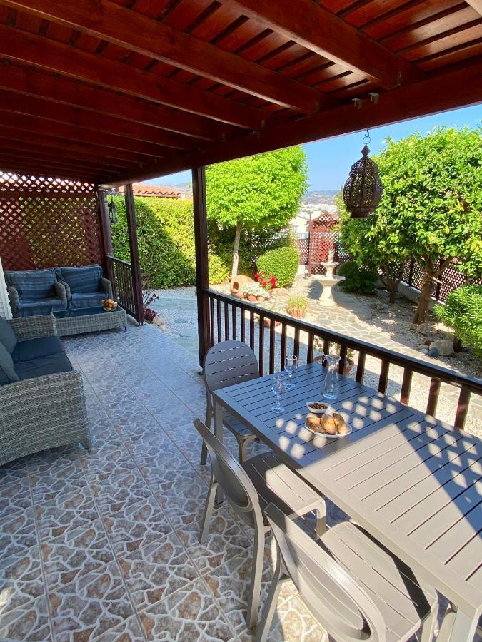 Villa Alicia With Priv Pool, Beautiful Garden And Shady Veranda- 5 Min To The Beach Peyia Buitenkant foto