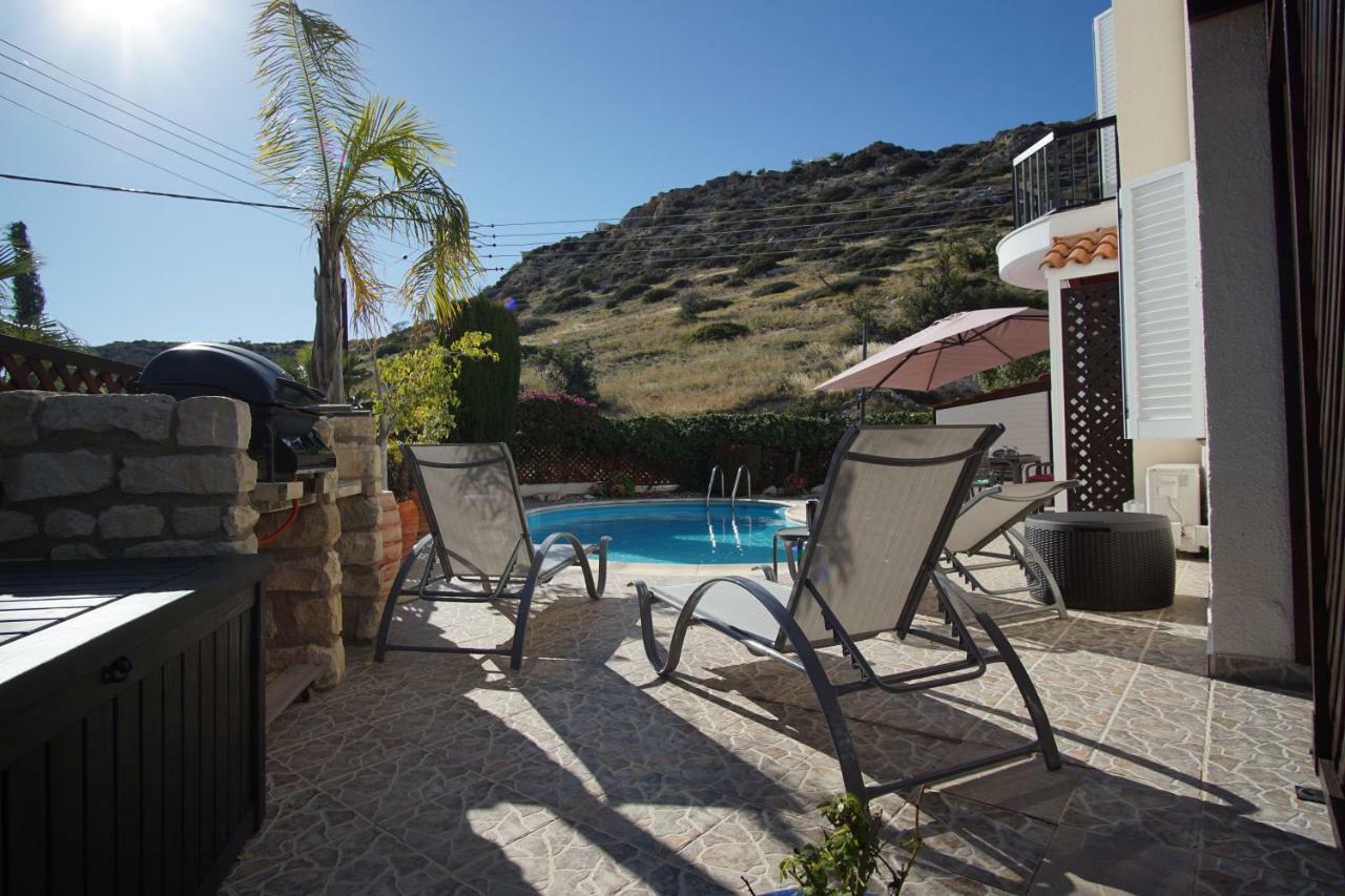 Villa Alicia With Priv Pool, Beautiful Garden And Shady Veranda- 5 Min To The Beach Peyia Buitenkant foto